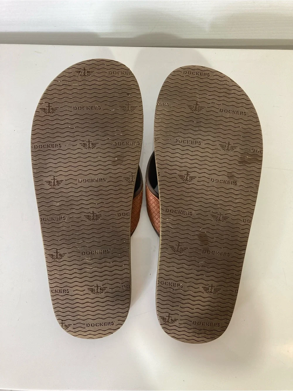 DOCKERS Sandals Men 10 Brown Flip-Flops Thong Slip-On